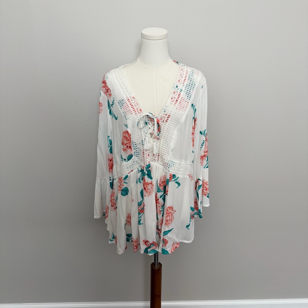 Torrid Top Floral Crocheted Bell Sleeve Boho Bohemian Prairie White Green Coral